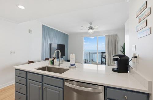 West Panama City Beach Apartment | Splash Resort, 16th floor, Oceanfront, 1BR Sleeps 6, Lazy River & Water Park
