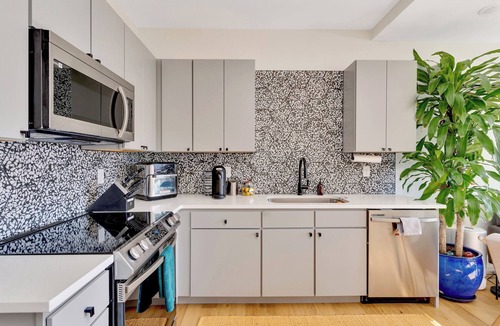 St. Elmo Improvement League House | St. Elmo Rooftop Townhome, Mtn View + King Bed
