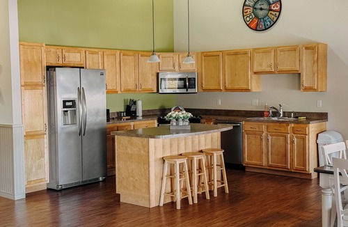 Holland Condo | Staterooms 2R, Waterside View, heated pool, near Holland State Park Beach
