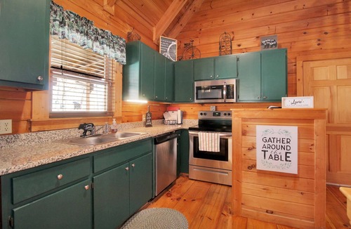 Pine Mountain Valley Cabin | Stay for Labor Day - Fiber Wifi! - Close to Callaway Gardens