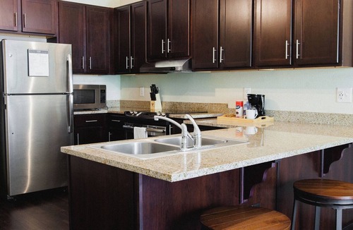 Montgomery Apartment | Stay in the heart of downtown Montgomery. Walk to restaurants, nightlife and events, then unwind in a modern apartment with a private balcony, full kitchen and gated parking. Book your stay today! Now