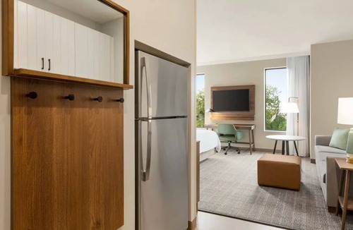 Northeast Pensacola Hotel | Staybridge Pensacola Int'l Airport King Studio