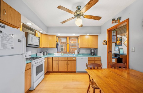 Paw Paw Lake House | Stealth Cottage – Vintage Stay Across from Paw Paw Lake
