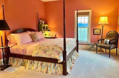 Dowagiac Other | Step Inside a Magazine! Upscale Farmhouse on 3 acres. Hot Tub,Bocce Ball,Gardens