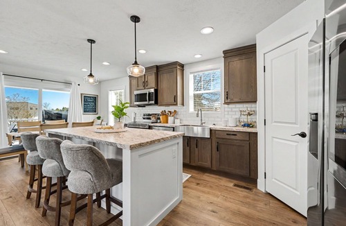 Jacksonport House | Steps to Lake Michigan | Hot Tub + Fire Pit | Near Cave Point