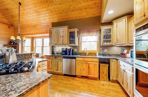 Vanderbilt Cabin | Steps to Sturgeon River! Dog-Friendly Nature Haven