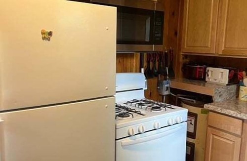 Rapid River Cabin | Stony Point Cabin #4 :Catch the Summer Breeze at Stony Point Cabin #4 – A Lakeside Retreat