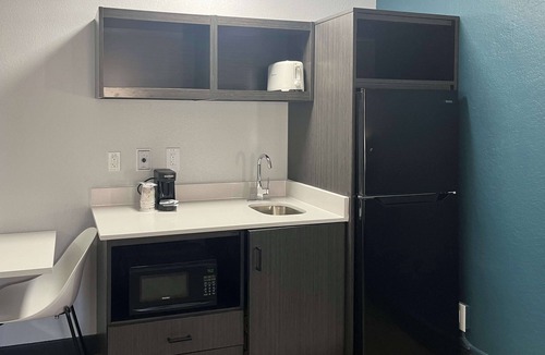 Huntsville Hotel | Studio 6 Extended Stay - Huntsville, AL University Drive