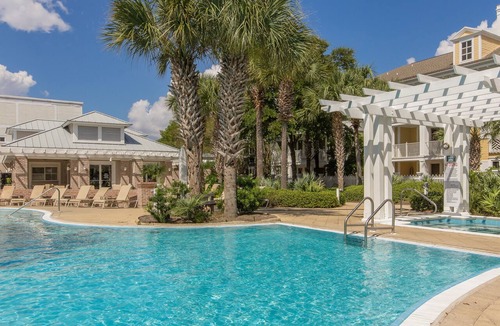 Baytowne Wharf Apartment | Studio ~ Kitchenette ~ Family Friendly