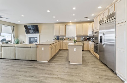 Keego Harbor House | Stunning Lake Home on all sports lake Sandbar with breathtaking views!