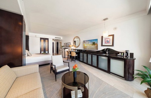 Mid Beach Condo | Stunning Private Studio at Fontainebleau Sorrento - 802