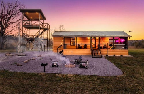 Wartburg Cabin | Stunning Views! Tower & HotTub