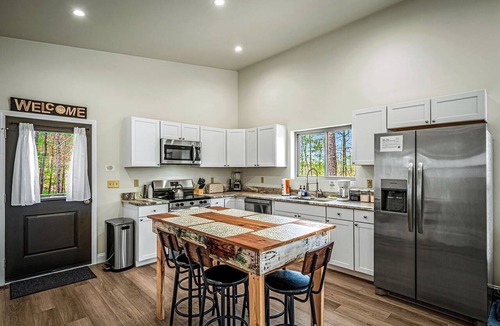 Mentone Cottage | Stylish Modern Getaway with Fire Pit near DeSoto Falls in Mentone, AL