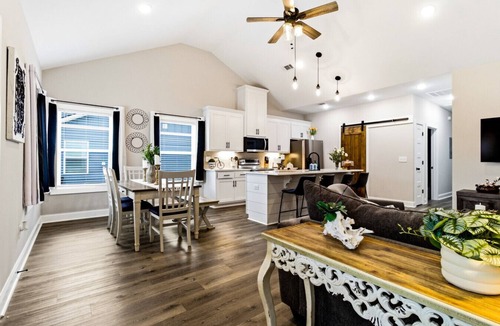 Pine Mountain House | Stylish New Home Near Downtown Pine Mountain