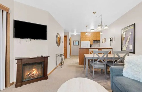 Egg Harbor Condo | SUMMER SPECIAL! DOOR COUNTY GETAWAY @ LANDMARK RESORT - Cozy 1 BR. WOODVIEW