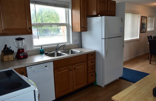 Oscoda Condo | Sunrise Beach Oscoda - Lake Huron | Condo |Sleeps 8 | 3BR/2BA | Private Beach