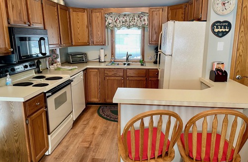 Cadillac Cottage | Sunrise Shores cottage on the beautiful Lake Mitchell