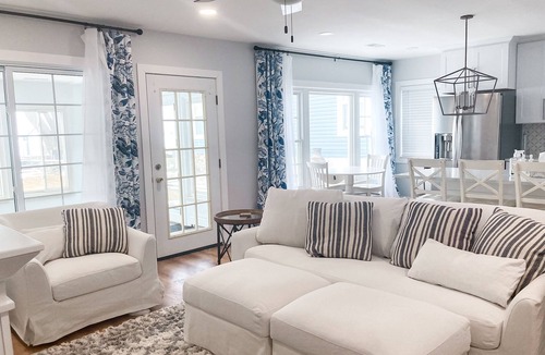 Anchorville House | Sunset Bay: Your Dream Summer Getaway at Sunset Bay – Lakefront Views & Adventure