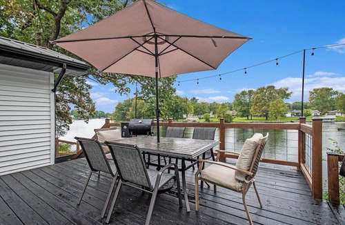 Elkhart House | Sunset Point: Spacious 4-bedroom house in Elkhart with WiFi, AC, Swim Spa