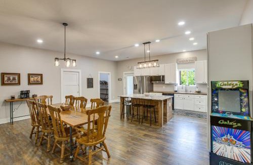 Hartsville House | Sunset Soaks & Family Fun: Rural Tennessee Retreat