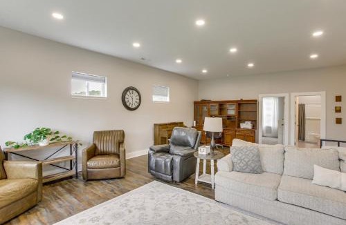 Hartsville House | Sunset Soaks & Family Fun: Rural Tennessee Retreat