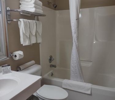 Adrian Hotel | Super 8 by Wyndham Adrian