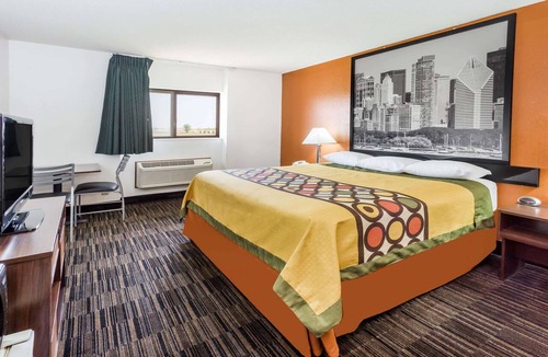 Dixon Hotel | Super 8 by Wyndham Dixon