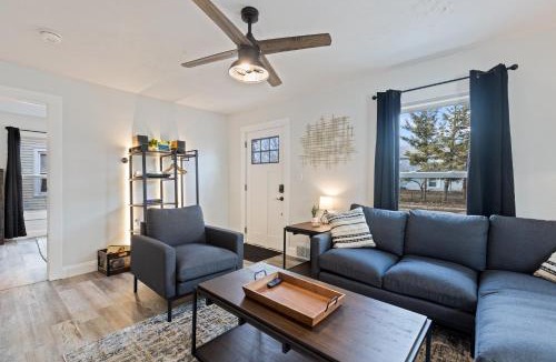 Lansing House | SUPERB 3 Bedroom Home with Game Room! Close to Downtown - Sleeps 6