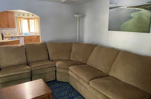 Munising House | Superior Pontoon Place overlooking Munising Bay
