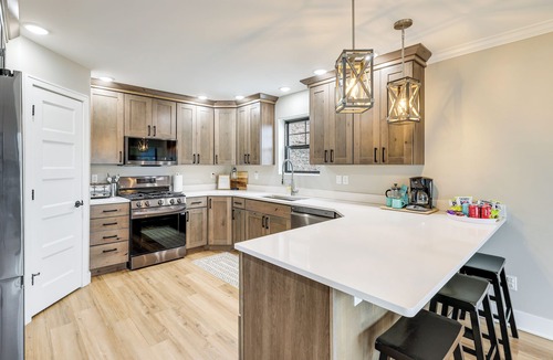 Suttons Bay House | Suttons Bay Near Wineries Hot Tub, Fire Pit