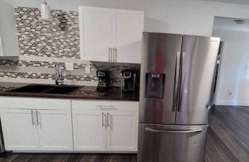 Daphne House | Sweet Home Alabama. Sleeps 14 guests