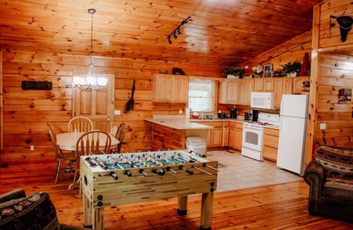 Cosby Cabin | "Sweet Life" Log Cabin Creekside, Trout Fishing, Foosball, Hot Tub and Firepit