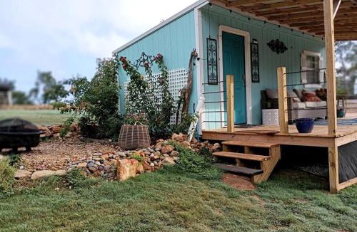 Rogersville House | Sweet Tiny House Perfect for a Romantic Retreat in Alabama
