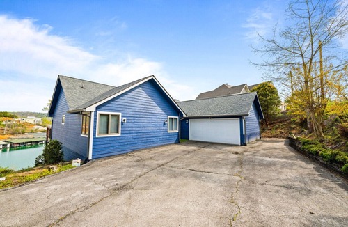 La Follette House | Swihart I: Lakefront (No Wake), Hot Tub, Dock, 12