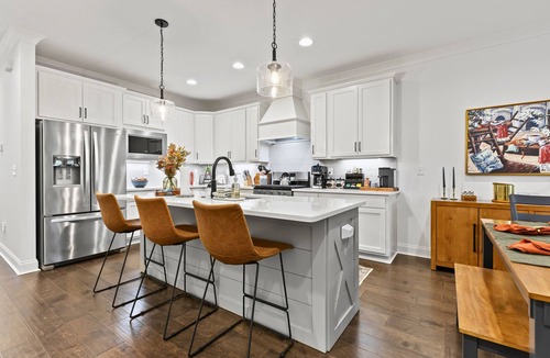 Auburn House | Tailored 2-bedroom townhome located in Auburn's peaceful Farmville Lakes