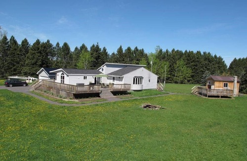 Chassell House | Tastefully renovated 3 bed house + wood sauna on 19 acres.