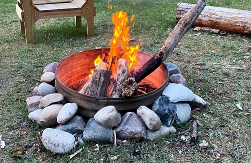 Roscommon Apartment | TeePee Room 7- Newly Renovated
