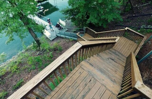 Ten Mile House | Ten Mile Cabin Sleeps 16! Best Deal on AirBNB