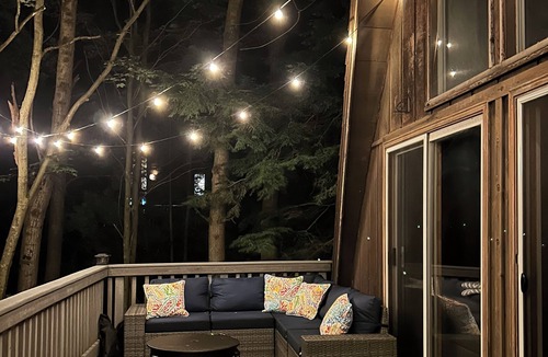 Manistee Cottage | The ‘A’mazing Escape! Beaches, hiking trails, & great fall color tour location!