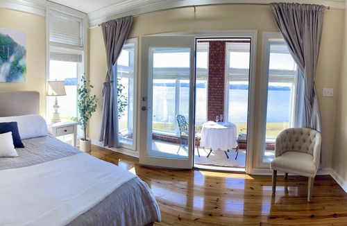 Hillsboro Bed & Breakfast | The Baldwin Manor Boutique B&B