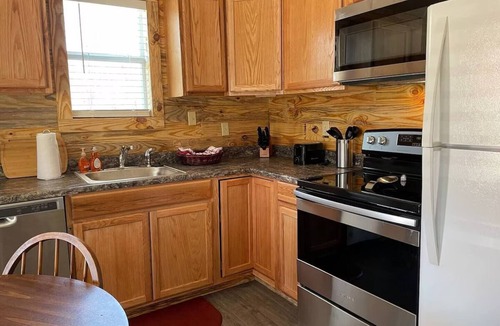 Tie Plant Cabin | The Bass Shack-2 bedroom cabin w spacious parking