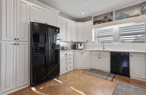 Shoreline Park House | The Bayhouse - Unobstructed Views, Beautiful Sunsets, and a Boat Ramp.