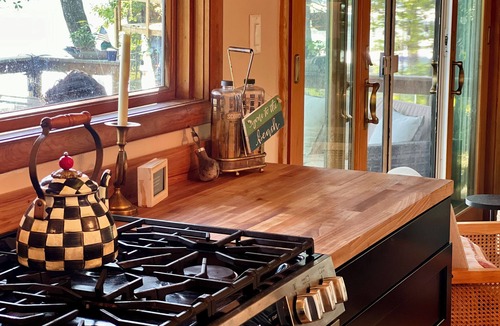 Cassopolis Cottage | The Cottage on Heiner Hill fosters peace & is that reset you're searching for.