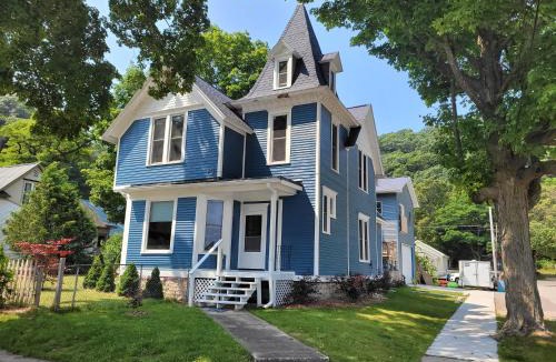 Elberta House | The Glarum House - Gorgeous Historic Home & AC!