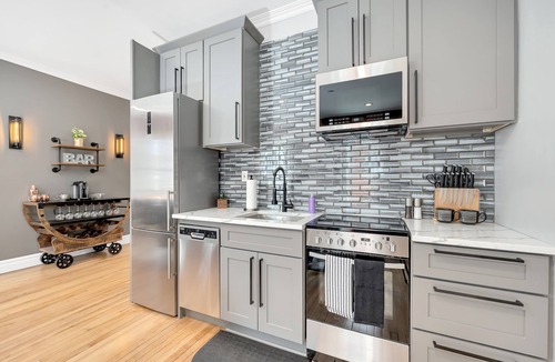 Holly Apartment | The Holly Herald Downtown Battle Alley