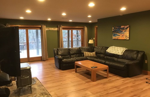 Big Creek Cabin | 'The Lakefront Lodge' - Spacious Lakefront 3 Bedroom W/Private Covered Dock