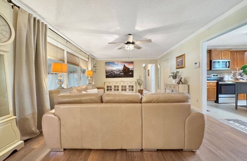 Skyland Park House | The Lazy Tide Inn House