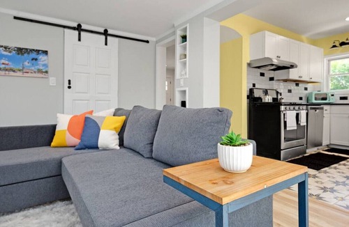 Perrysburg House | The Little Yellow Cottage