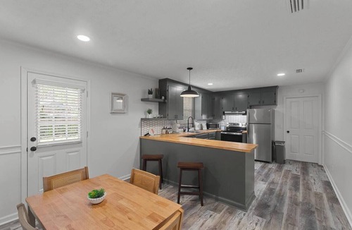 Dothan House | The Paddle House 3/2 Walking Distance To New Pickleball Courts