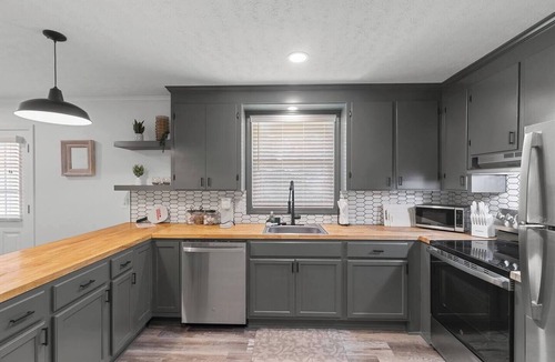 Dothan House | The Paddle House 3/2 Walking Distance To New Pickleball Courts